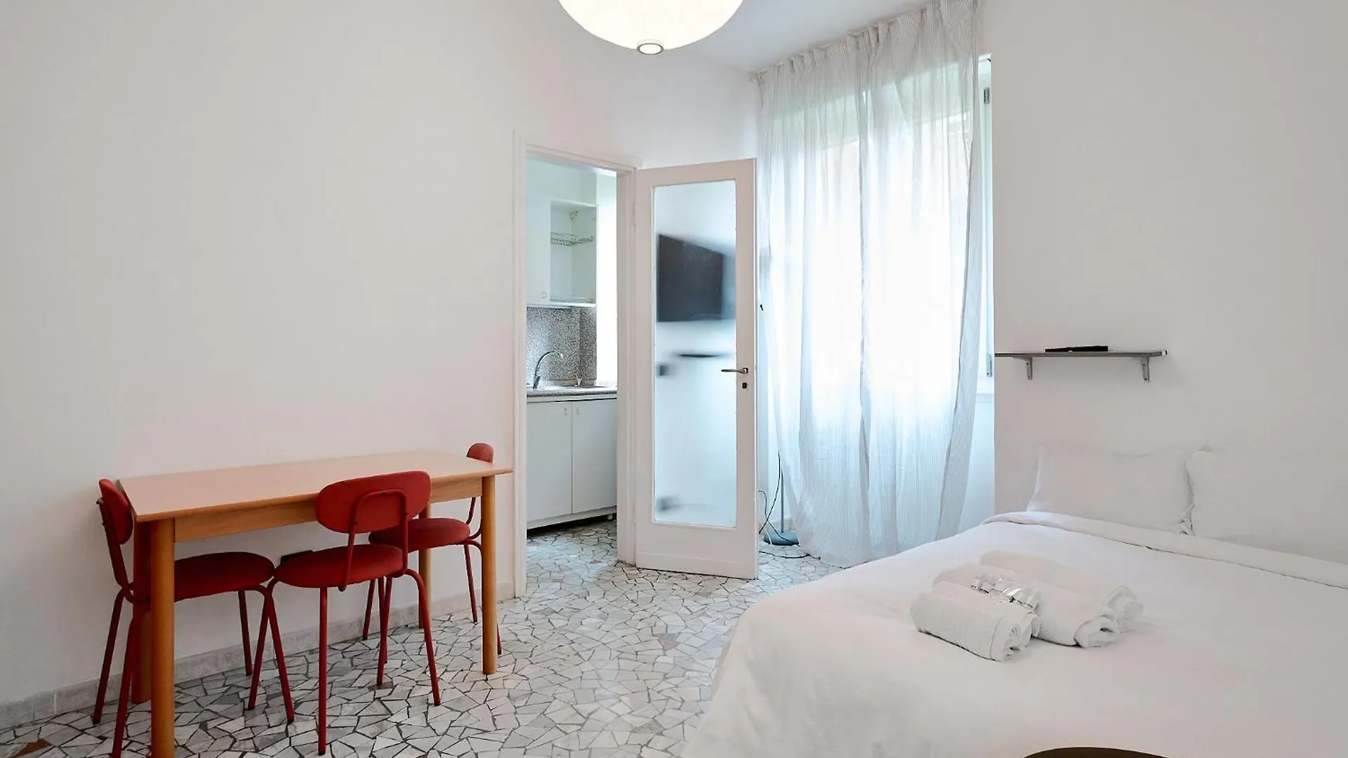 Xenia Apartments - Stylish Navigli Studio Apartment ミラノ